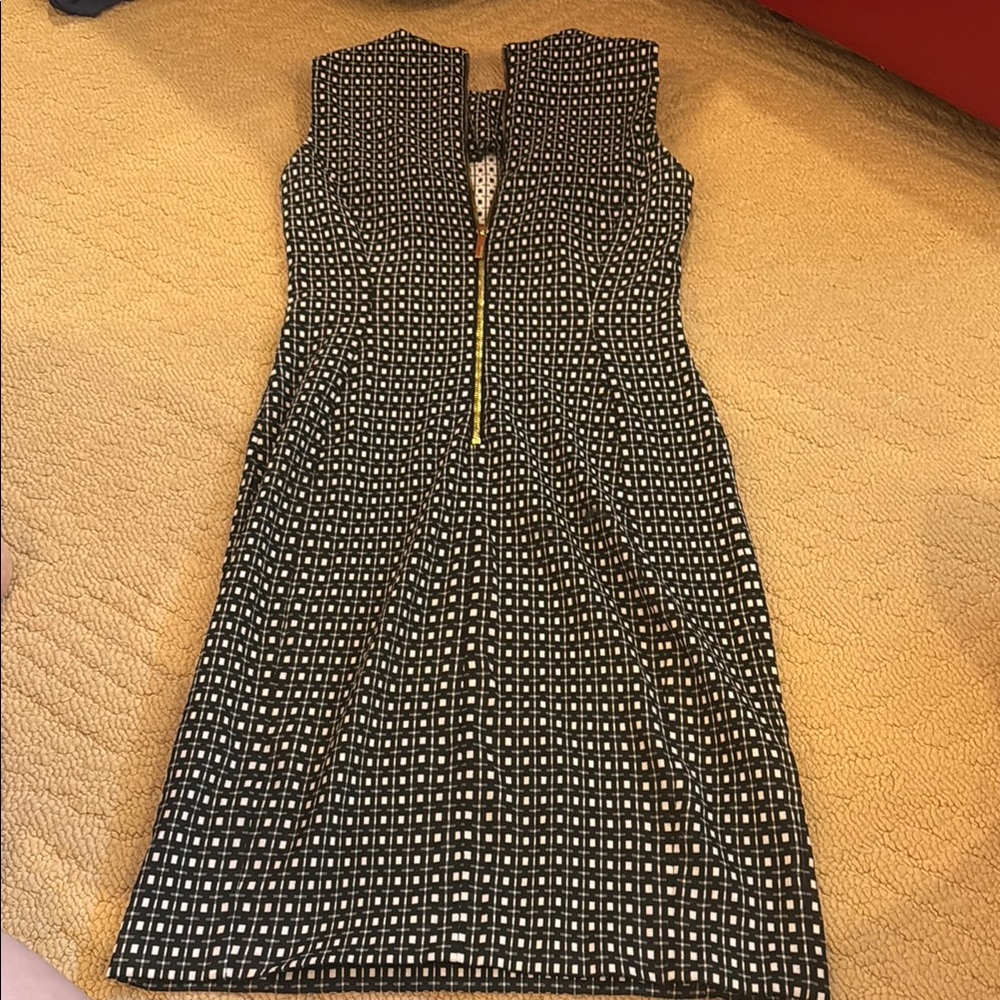 Chic Black and White Calvin Klein Patterned Dress